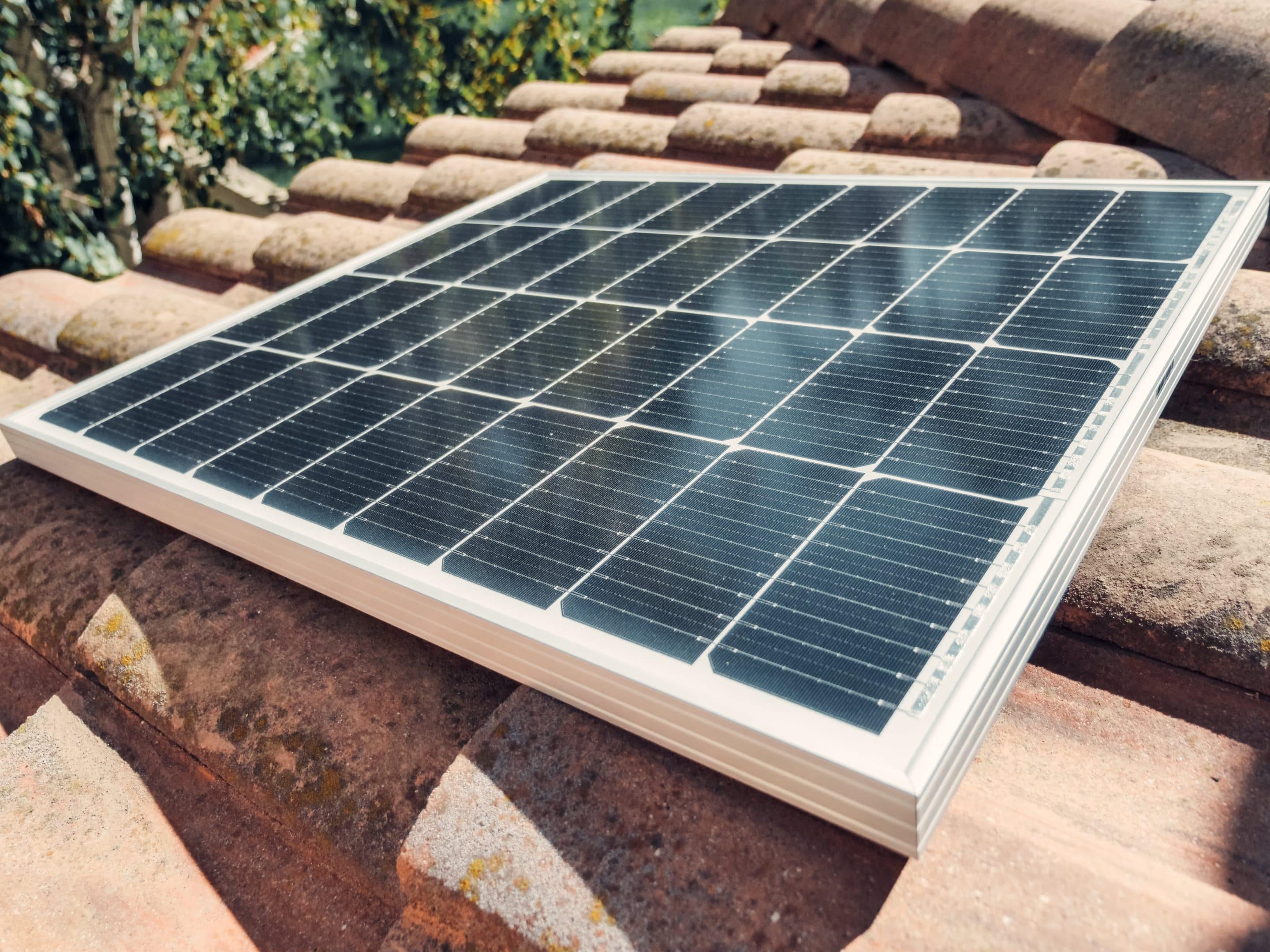 Maximiser le rendement de votre maison avec l’énergie solaire : les clés pour choisir les bons panneaux